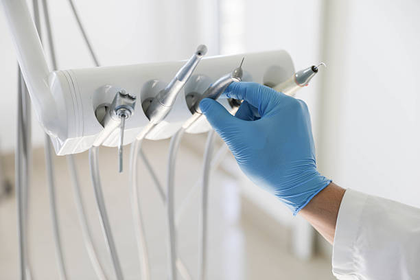Professional Wisdom Tooth Removal technician working in Crystal River, FL